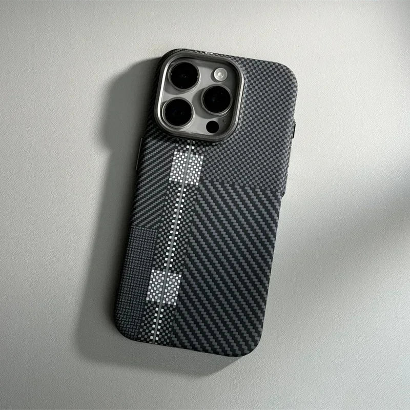 iPhone 16/15/14/13 Carbon Fiber MagSafe Case